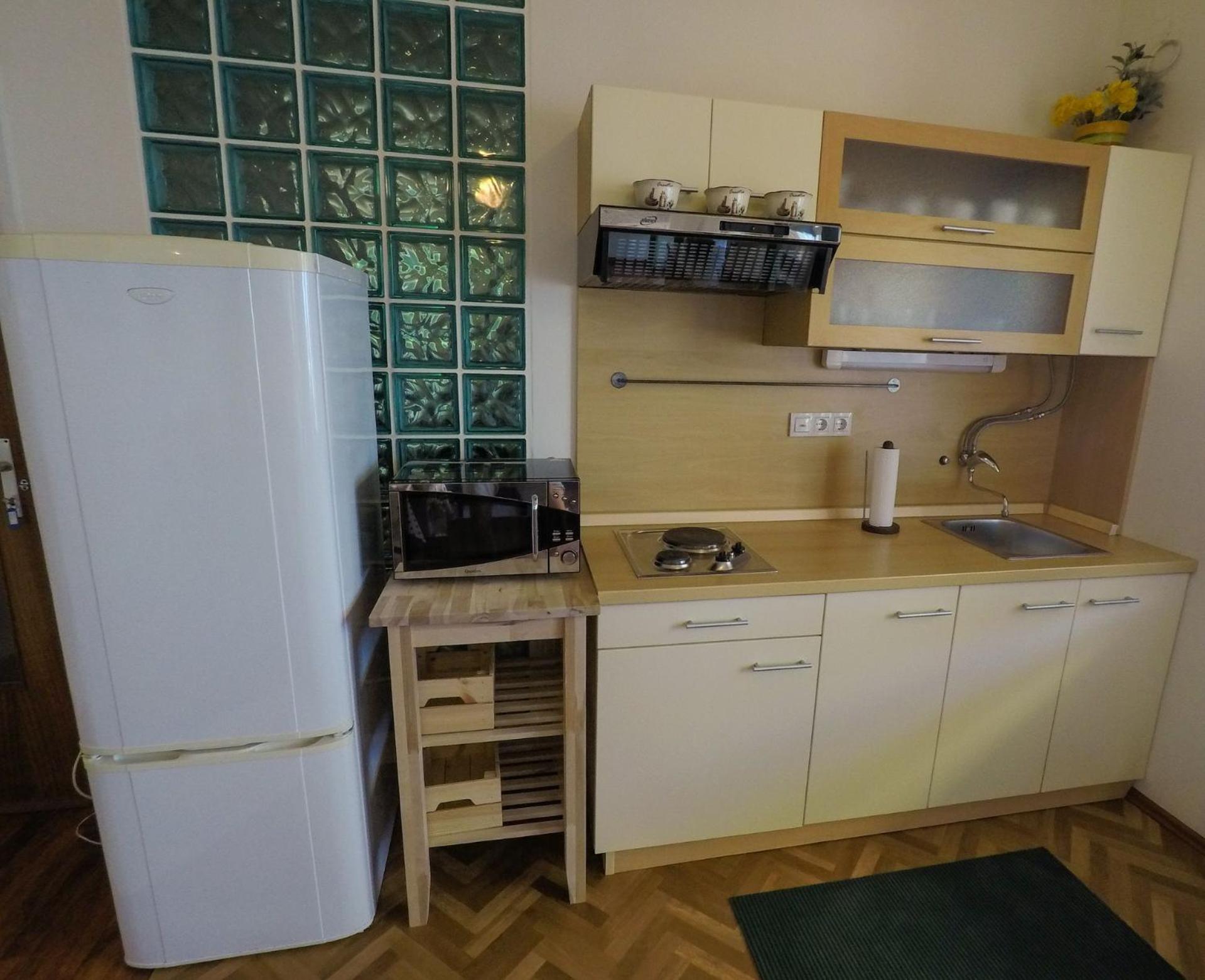 Apartment Iva Omis Exterior photo